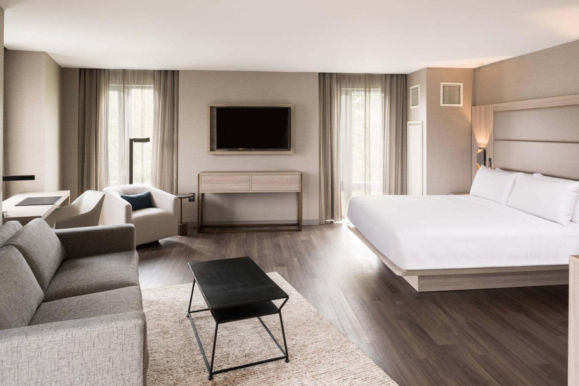 Ac Hotel By Marriott Boston Cleveland Circle Zewnętrze zdjęcie