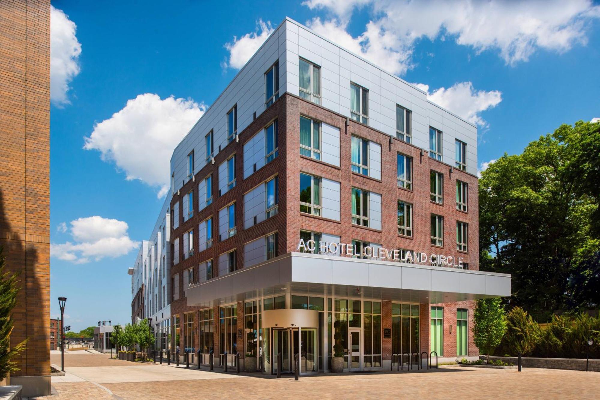Ac Hotel By Marriott Boston Cleveland Circle Zewnętrze zdjęcie